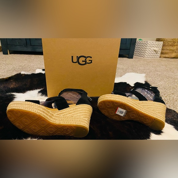 UGG wedge sandals size 7. Brand New - Picture 4 of 7